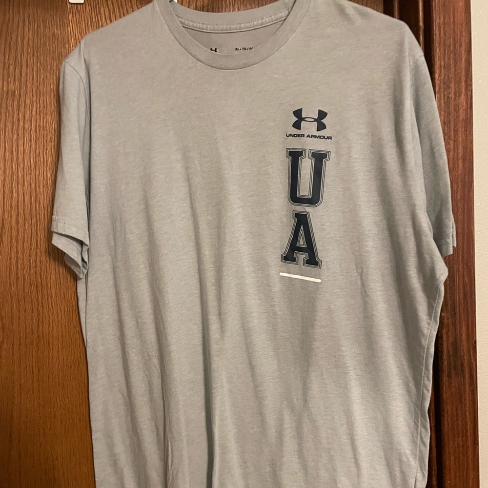 Under Armour t-shirt